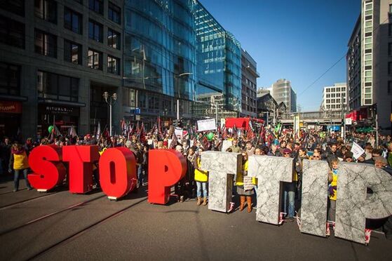 250.000 BürgerInnen haben gegen TTIP und CETA demonstriert